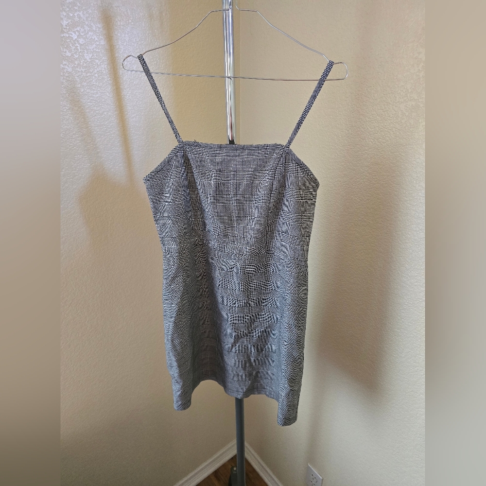 Forever 21 Sleeveless Mini Dress With 1/4 Zip Up In Back